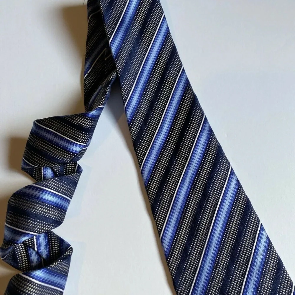 Alfani Mens Tie Blue Stripes Elegant 100% Silk Handmade